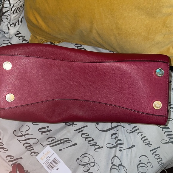 Authentic Michael Kors Satchel - Picture 5 of 5